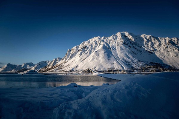 神马电影快读不快信：先看单位标了吗，再把对比写同口径