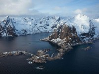 神马电影快读不快信：先看单位标了吗，再把对比写同口径